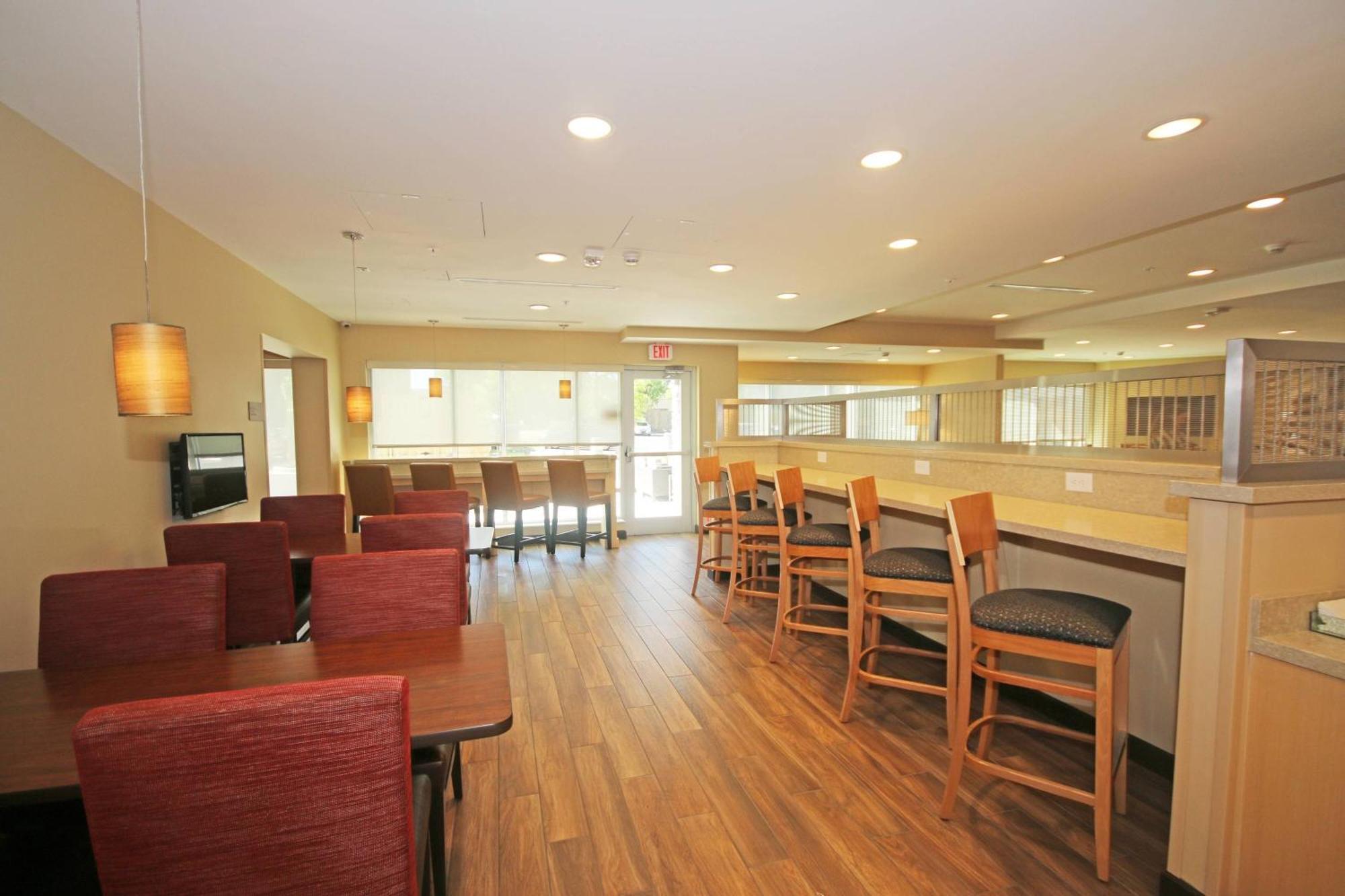 Towneplace Suites By Marriott Charleston-Норт Чарлстън Екстериор снимка
